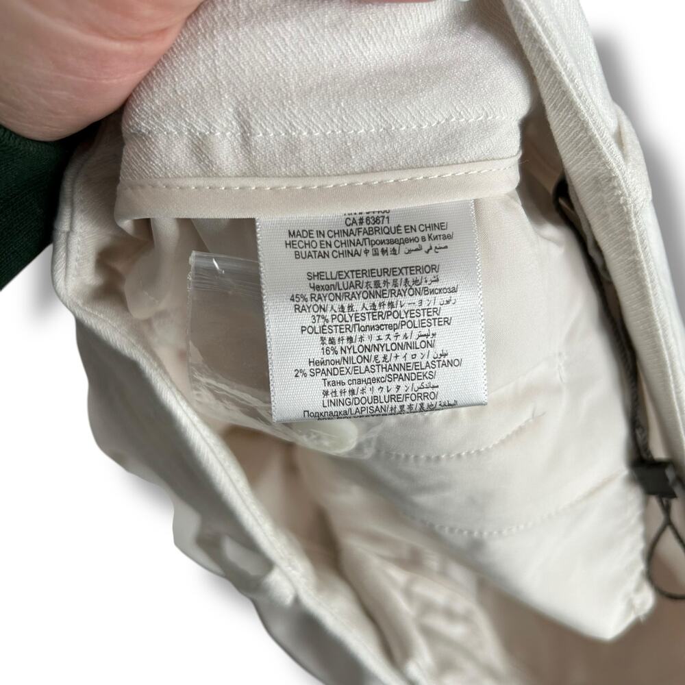 BCBG White High-Waist Pleated Shorts - Picture 6 of 8